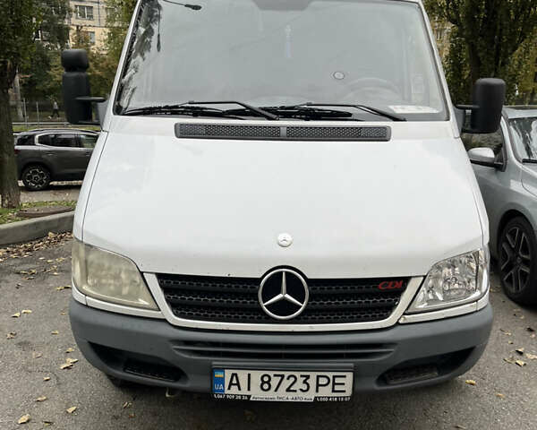Белый Мерседес Sprinter, объемом двигателя 2.1 л и пробегом 356 тыс. км за 9500 $, фото 1 на Automoto.ua