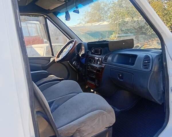 Білий Мерседес Sprinter, об'ємом двигуна 2.69 л та пробігом 690 тис. км за 8500 $, фото 2 на Automoto.ua