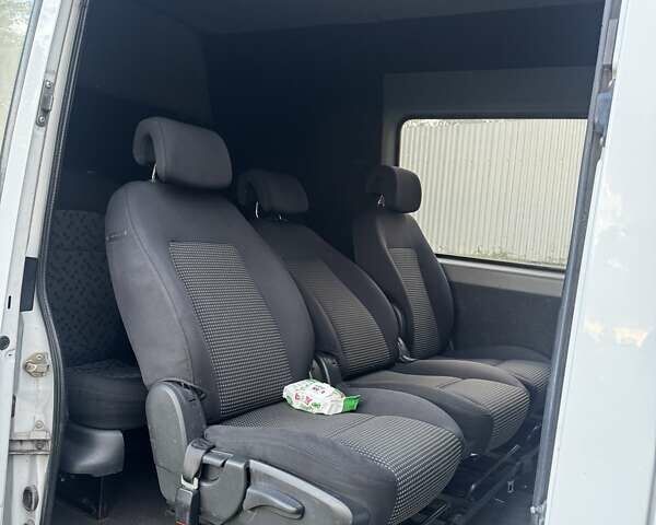 Белый Мерседес Sprinter, объемом двигателя 2.2 л и пробегом 388 тыс. км за 9700 $, фото 22 на Automoto.ua