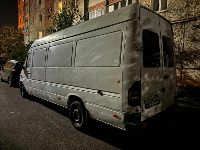 Белый Мерседес Sprinter, объемом двигателя 2.1 л и пробегом 400 тыс. км за 8700 $, фото 1 на Automoto.ua