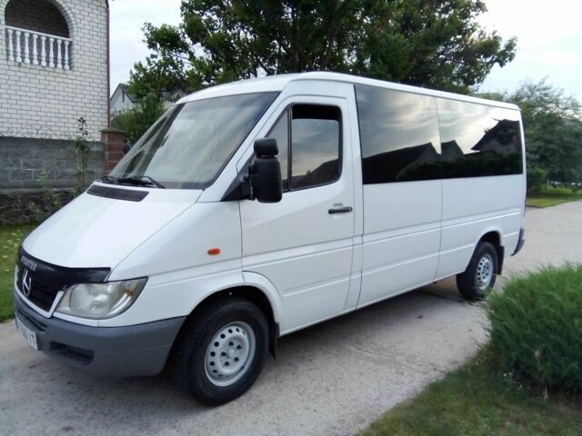 Белый Мерседес Sprinter, объемом двигателя 2.2 л и пробегом 463 тыс. км за 7600 $, фото 3 на Automoto.ua