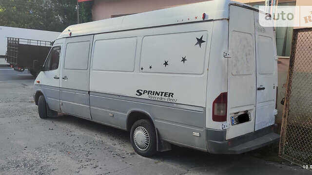 Белый Мерседес Sprinter, объемом двигателя 2.2 л и пробегом 528 тыс. км за 5100 $, фото 1 на Automoto.ua