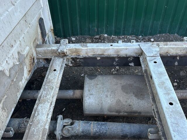 Белый Мерседес Sprinter, объемом двигателя 0 л и пробегом 450 тыс. км за 6500 $, фото 2 на Automoto.ua