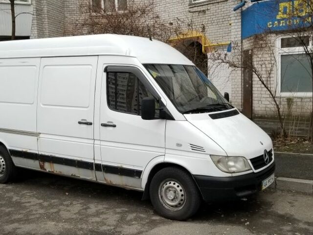 Белый Мерседес Sprinter, объемом двигателя 2.2 л и пробегом 260 тыс. км за 8500 $, фото 2 на Automoto.ua