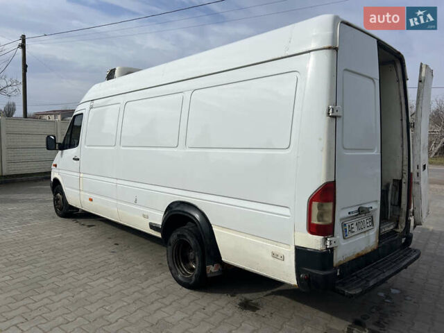 Белый Мерседес Sprinter, объемом двигателя 2.7 л и пробегом 470 тыс. км за 9000 $, фото 4 на Automoto.ua