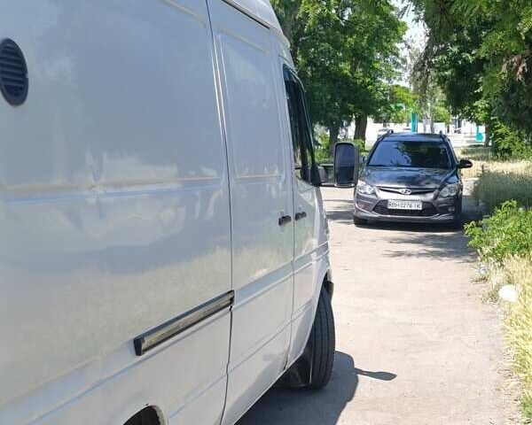 Білий Мерседес Sprinter, об'ємом двигуна 2.1 л та пробігом 740 тис. км за 8000 $, фото 1 на Automoto.ua