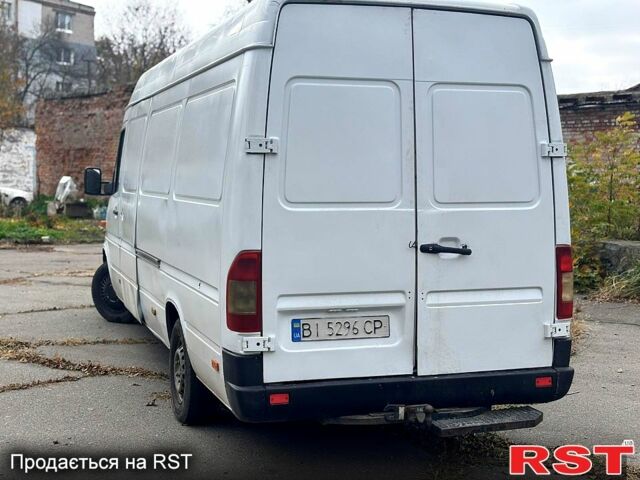 Белый Мерседес Sprinter, объемом двигателя 2.1 л и пробегом 322 тыс. км за 6500 $, фото 3 на Automoto.ua