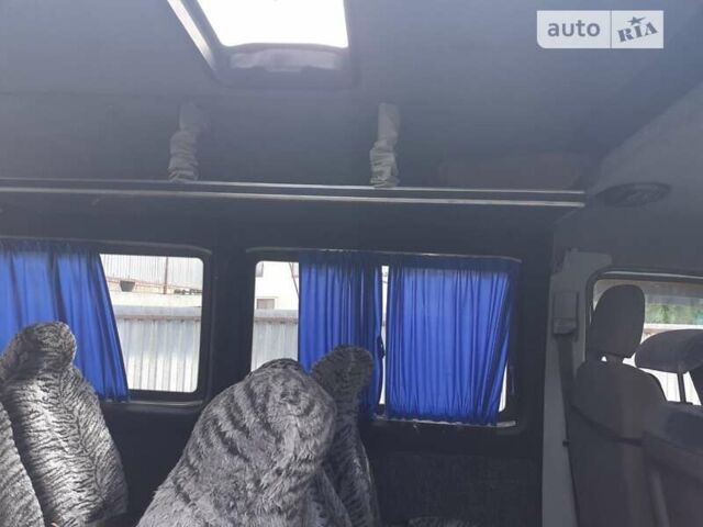 Белый Мерседес Sprinter, объемом двигателя 2.15 л и пробегом 280 тыс. км за 7000 $, фото 1 на Automoto.ua