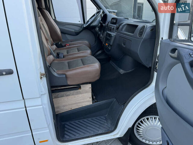 Белый Мерседес Sprinter, объемом двигателя 2.2 л и пробегом 341 тыс. км за 6900 $, фото 13 на Automoto.ua