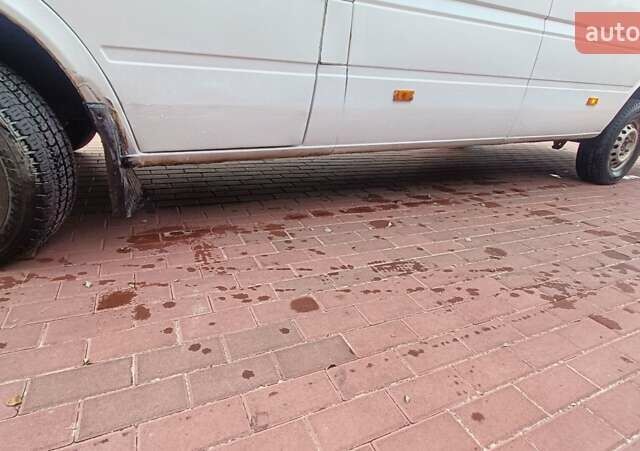 Белый Мерседес Sprinter, объемом двигателя 2.7 л и пробегом 620 тыс. км за 10000 $, фото 15 на Automoto.ua