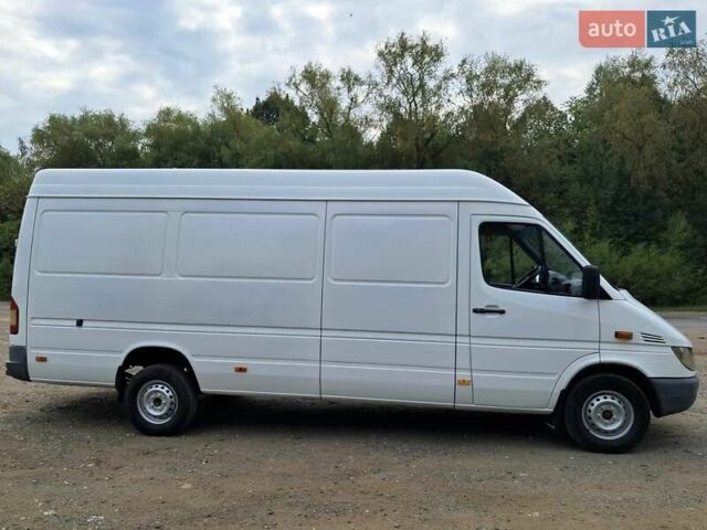 Белый Мерседес Sprinter, объемом двигателя 2.1 л и пробегом 476 тыс. км за 8700 $, фото 4 на Automoto.ua