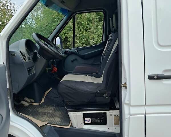 Белый Мерседес Sprinter, объемом двигателя 2.1 л и пробегом 476 тыс. км за 8700 $, фото 9 на Automoto.ua