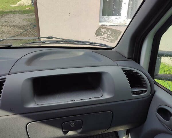 Білий Мерседес Sprinter, об'ємом двигуна 2.7 л та пробігом 540 тис. км за 9500 $, фото 12 на Automoto.ua
