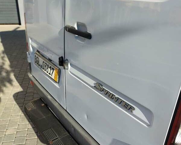 Белый Мерседес Sprinter, объемом двигателя 0 л и пробегом 375 тыс. км за 10000 $, фото 61 на Automoto.ua
