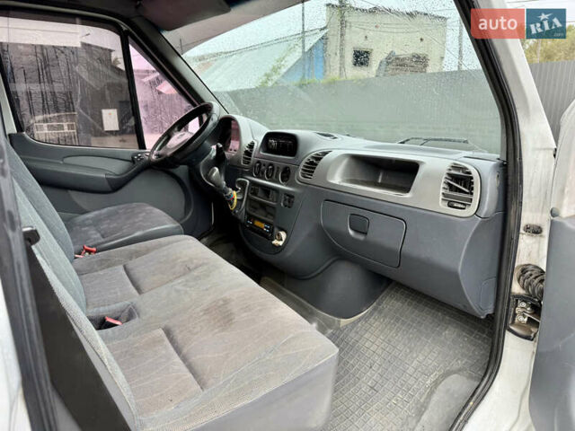 Білий Мерседес Sprinter, об'ємом двигуна 2.2 л та пробігом 418 тис. км за 5500 $, фото 16 на Automoto.ua