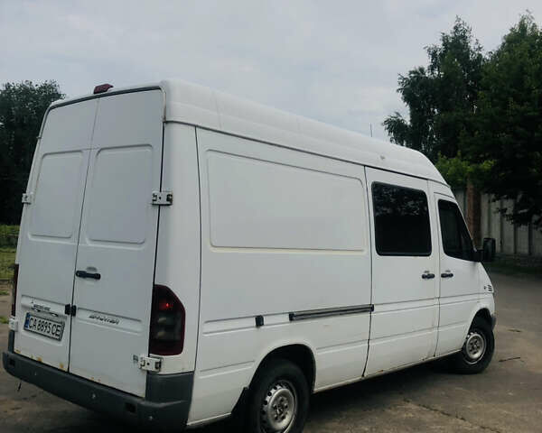 Белый Мерседес Sprinter, объемом двигателя 2.15 л и пробегом 350 тыс. км за 7200 $, фото 7 на Automoto.ua