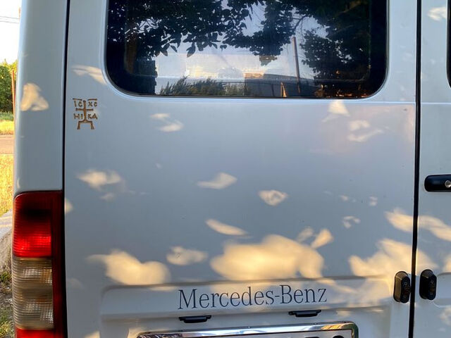 Белый Мерседес Sprinter, объемом двигателя 2.2 л и пробегом 570 тыс. км за 7200 $, фото 7 на Automoto.ua