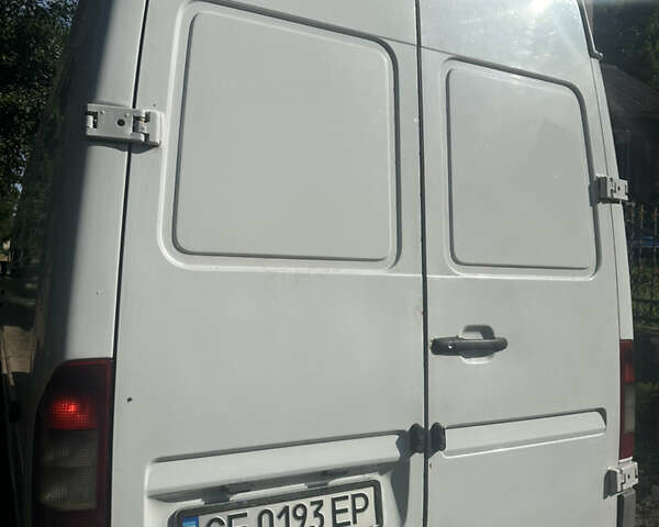 Белый Мерседес Sprinter, объемом двигателя 2.1 л и пробегом 600 тыс. км за 10000 $, фото 10 на Automoto.ua