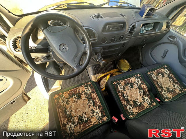 Белый Мерседес Sprinter, объемом двигателя 2.2 л и пробегом 420 тыс. км за 6000 $, фото 6 на Automoto.ua