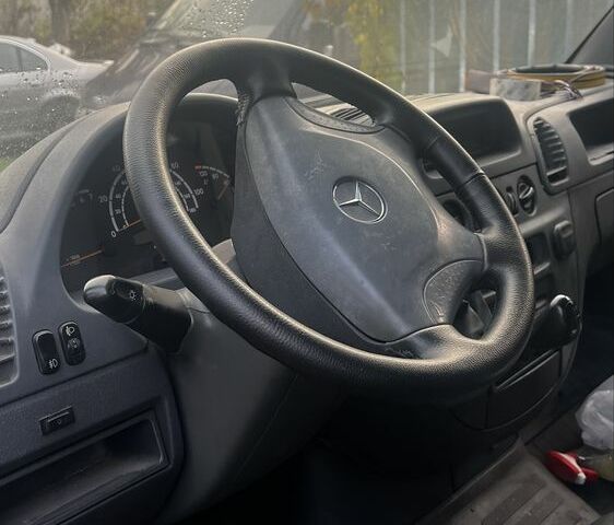 Мерседес Sprinter 2005 в Кривом Роге на Automoto.ua Белый Мерседес Sprinter, объемом двигателя 0 л и пробегом 441 тыс. км за 6200 $, фото 2 на Automoto.ua