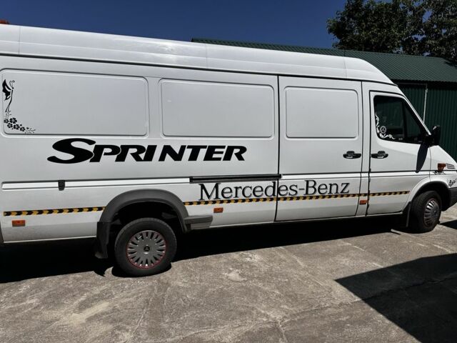 Белый Мерседес Sprinter, объемом двигателя 2.7 л и пробегом 273 тыс. км за 19500 $, фото 3 на Automoto.ua