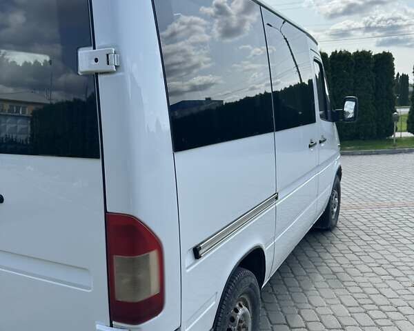Белый Мерседес Sprinter, объемом двигателя 2.15 л и пробегом 371 тыс. км за 8000 $, фото 4 на Automoto.ua