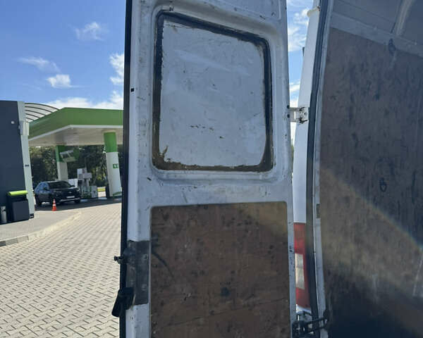 Білий Мерседес Sprinter, об'ємом двигуна 2.7 л та пробігом 450 тис. км за 17000 $, фото 33 на Automoto.ua
