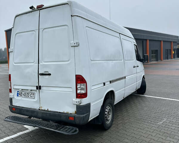 Белый Мерседес Sprinter, объемом двигателя 2.15 л и пробегом 650 тыс. км за 4950 $, фото 7 на Automoto.ua