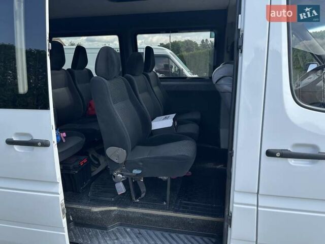 Белый Мерседес Sprinter, объемом двигателя 2.15 л и пробегом 371 тыс. км за 8000 $, фото 6 на Automoto.ua