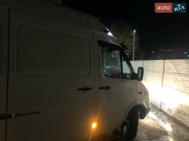 Белый Мерседес Sprinter, объемом двигателя 2.5 л и пробегом 214 тыс. км за 12000 $, фото 11 на Automoto.ua