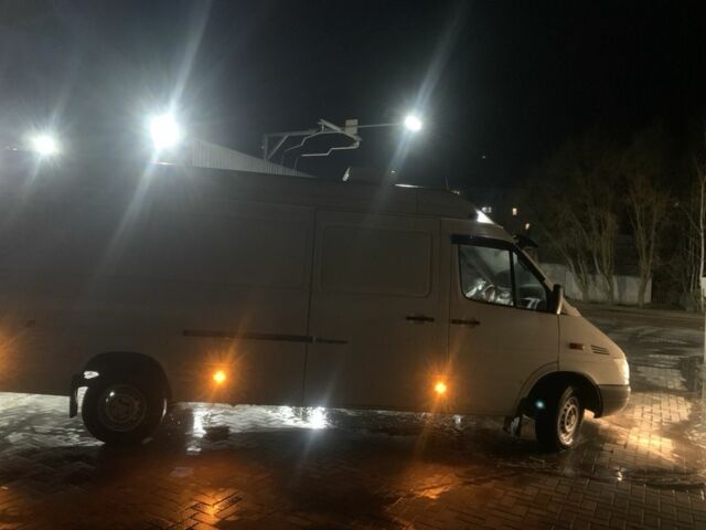 Білий Мерседес Sprinter, об'ємом двигуна 2.7 л та пробігом 214 тис. км за 13976 $, фото 6 на Automoto.ua