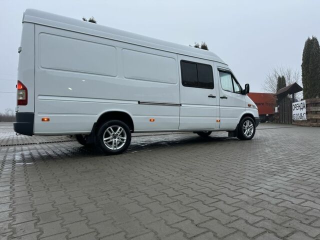 Белый Мерседес Sprinter, объемом двигателя 2.1 л и пробегом 850 тыс. км за 10500 $, фото 4 на Automoto.ua