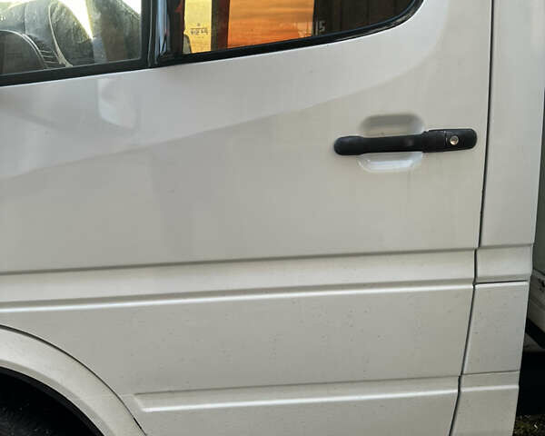 Белый Мерседес Sprinter, объемом двигателя 2.7 л и пробегом 540 тыс. км за 9500 $, фото 15 на Automoto.ua