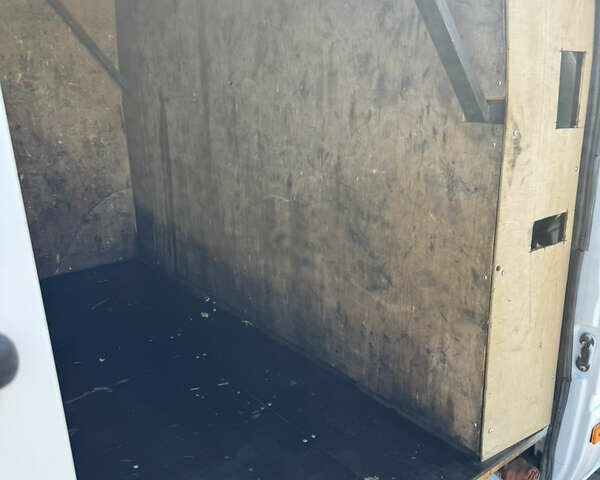 Белый Мерседес Sprinter, объемом двигателя 2.7 л и пробегом 450 тыс. км за 17000 $, фото 28 на Automoto.ua