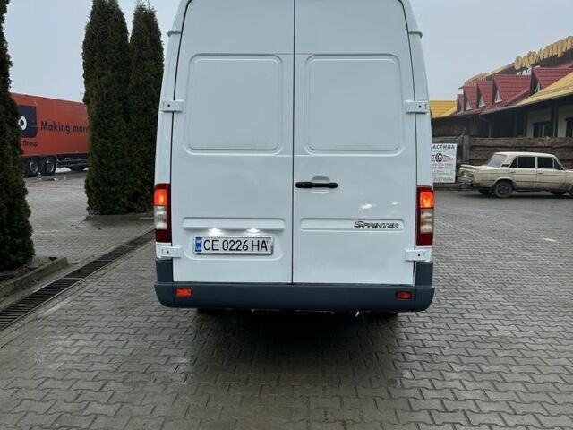 Белый Мерседес Sprinter, объемом двигателя 2.1 л и пробегом 850 тыс. км за 10500 $, фото 7 на Automoto.ua