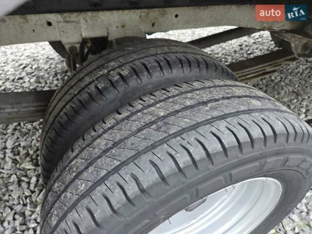 Белый Мерседес Sprinter, объемом двигателя 2.7 л и пробегом 350 тыс. км за 19800 $, фото 18 на Automoto.ua