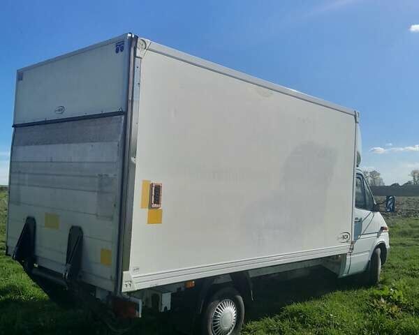 Білий Мерседес Sprinter, об'ємом двигуна 2.7 л та пробігом 530 тис. км за 12650 $, фото 47 на Automoto.ua