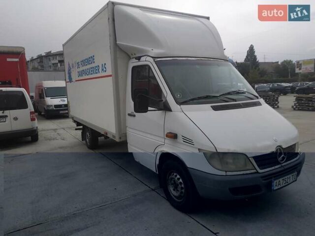 Белый Мерседес Sprinter, объемом двигателя 2.69 л и пробегом 565 тыс. км за 5000 $, фото 5 на Automoto.ua