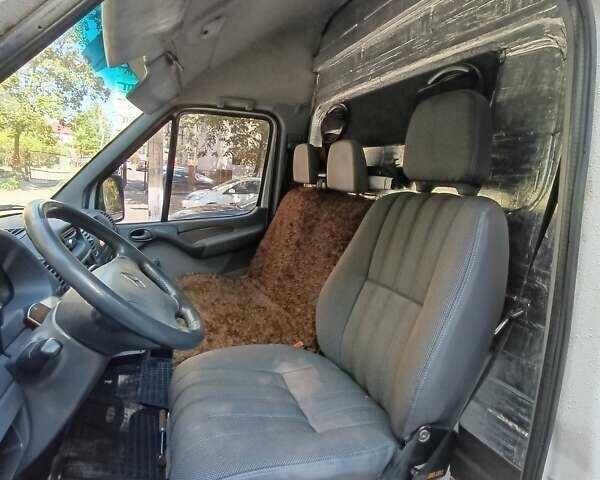 Белый Мерседес Sprinter, объемом двигателя 2.15 л и пробегом 513 тыс. км за 13500 $, фото 5 на Automoto.ua