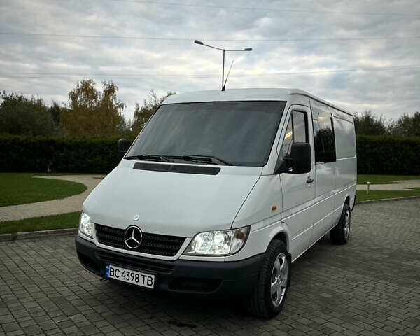 Белый Мерседес Sprinter, объемом двигателя 2.2 л и пробегом 370 тыс. км за 8300 $, фото 1 на Automoto.ua