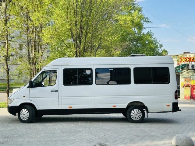 Белый Мерседес Sprinter, объемом двигателя 2.9 л и пробегом 300 тыс. км за 3200 $, фото 2 на Automoto.ua