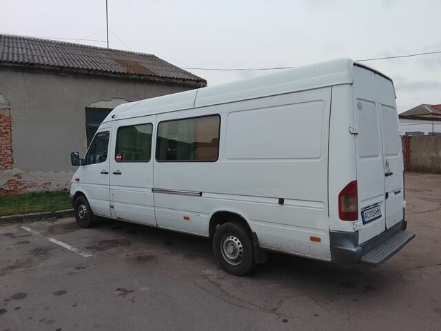 Белый Мерседес Sprinter, объемом двигателя 2.2 л и пробегом 320 тыс. км за 6200 $, фото 3 на Automoto.ua