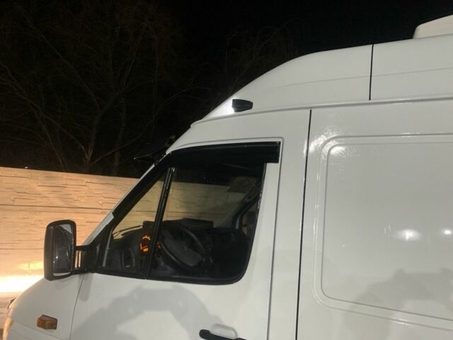 Белый Мерседес Sprinter, объемом двигателя 2.2 л и пробегом 214 тыс. км за 13950 $, фото 4 на Automoto.ua
