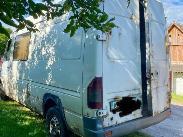 Белый Мерседес Sprinter, объемом двигателя 0 л и пробегом 350 тыс. км за 3000 $, фото 3 на Automoto.ua