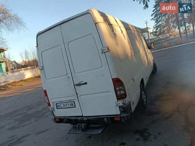 Белый Мерседес Sprinter, объемом двигателя 2.15 л и пробегом 777 тыс. км за 8500 $, фото 3 на Automoto.ua