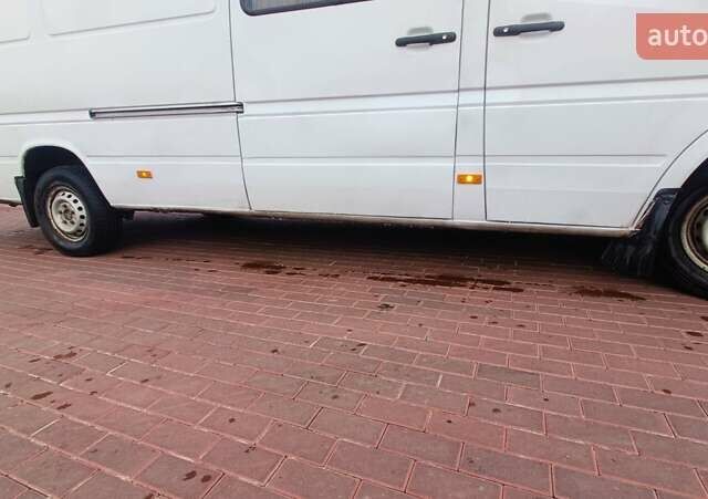 Белый Мерседес Sprinter, объемом двигателя 2.7 л и пробегом 620 тыс. км за 10000 $, фото 17 на Automoto.ua