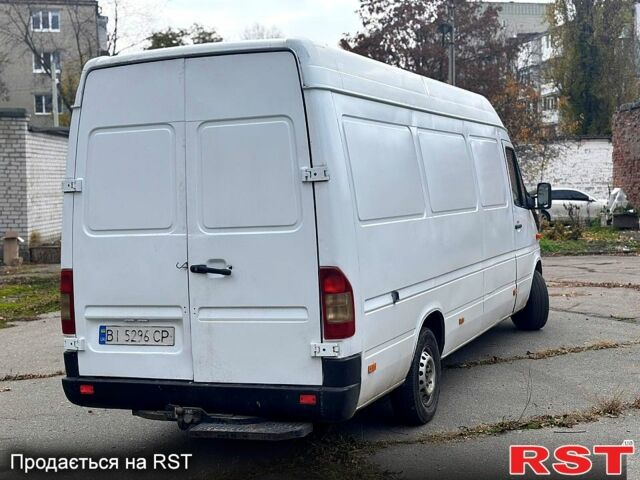 Белый Мерседес Sprinter, объемом двигателя 2.1 л и пробегом 322 тыс. км за 6500 $, фото 2 на Automoto.ua