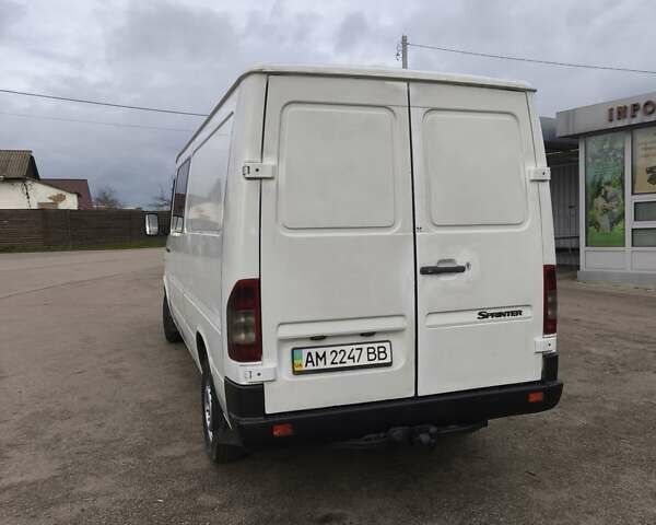 Білий Мерседес Sprinter, об'ємом двигуна 2.2 л та пробігом 500 тис. км за 6350 $, фото 4 на Automoto.ua