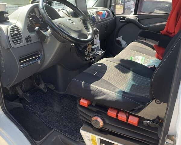Белый Мерседес Sprinter, объемом двигателя 2.69 л и пробегом 625 тыс. км за 11999 $, фото 4 на Automoto.ua