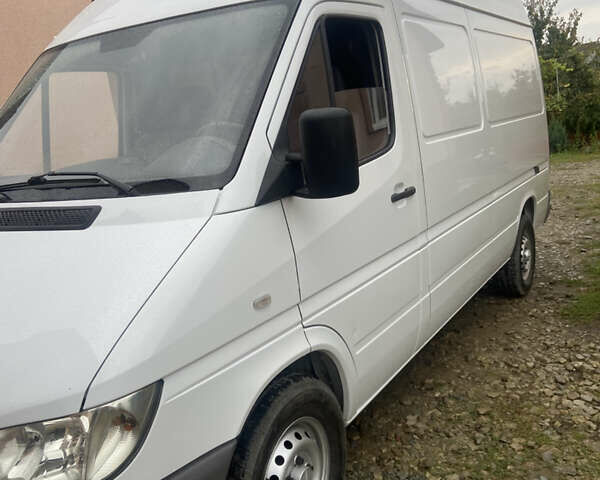 Білий Мерседес Sprinter, об'ємом двигуна 2.1 л та пробігом 180 тис. км за 15000 $, фото 5 на Automoto.ua